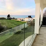Apartament White House With Sea View And Parking