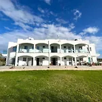 White House With Sea View And Parking Polis