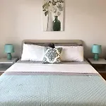 Apartament White House With Sea View And Parking