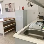 White House With Sea View And Parking Apartament *