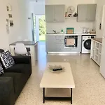 White House With Sea View And Parking *