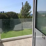 White House With Sea View And Parking *
