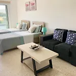 Apartment White House With Sea View And Parking *