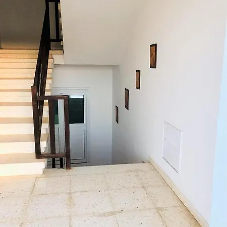 White House With Sea View And Parking *