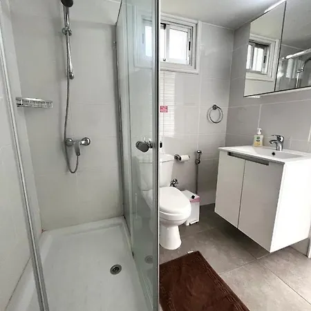 White House With Sea View And Parking Πόλη