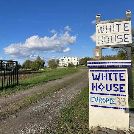 White House With Sea View And Parking