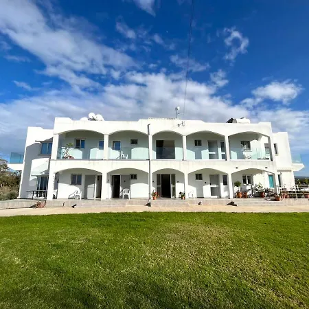 White House With Sea View And Parking Polis