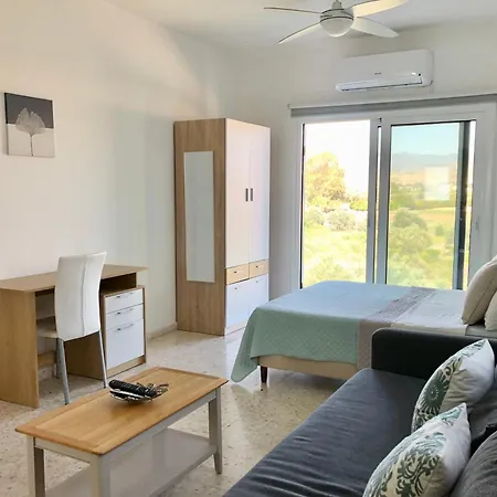 White House With Sea View And Parking Polis