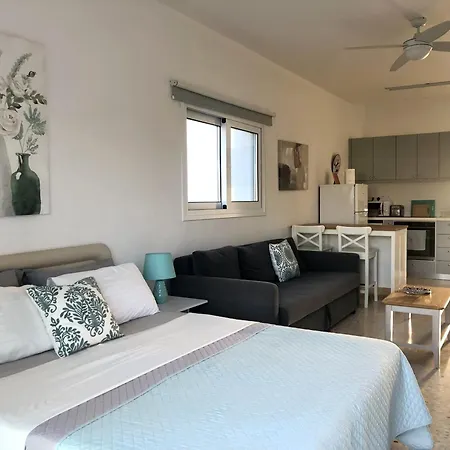 White House With Sea View And Parking * Polis