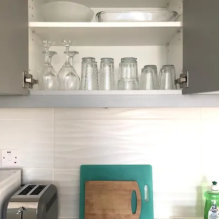 White House With Sea View And Parking Διαμέρισμα