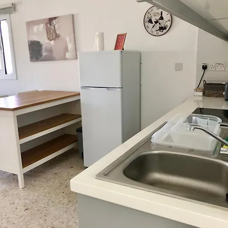 White House With Sea View And Parking Appartamento *