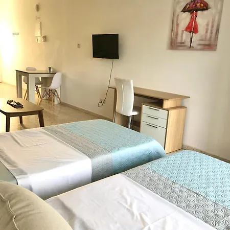 White House With Sea View And Parking Διαμέρισμα