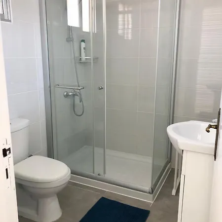 White House With Sea View And Parking *