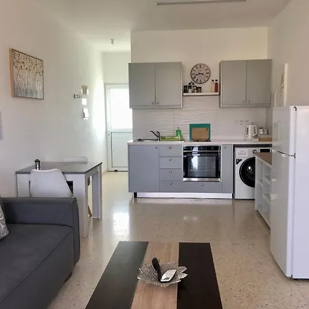 White House With Sea View And Parking * Polis