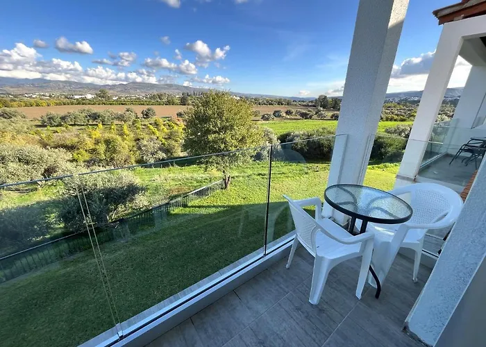 White House With Sea View And Parking شقة Polis