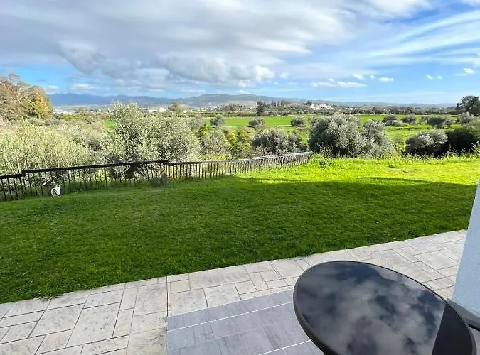 White House With Sea View And Parking Polis