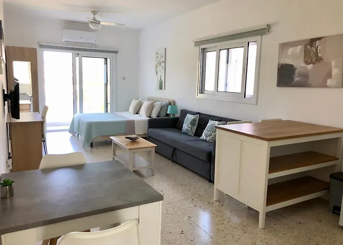 شقة White House With Sea View And Parking Polis