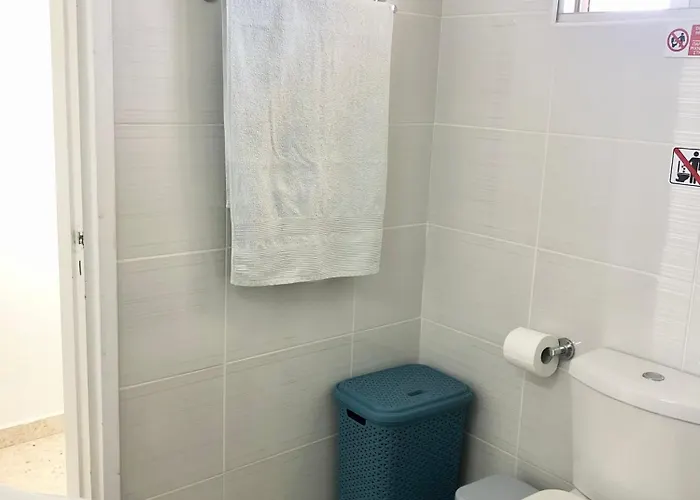 White House With Sea View And Parking