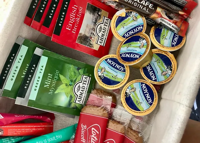 White House With Sea View And Parking Appartement Polis