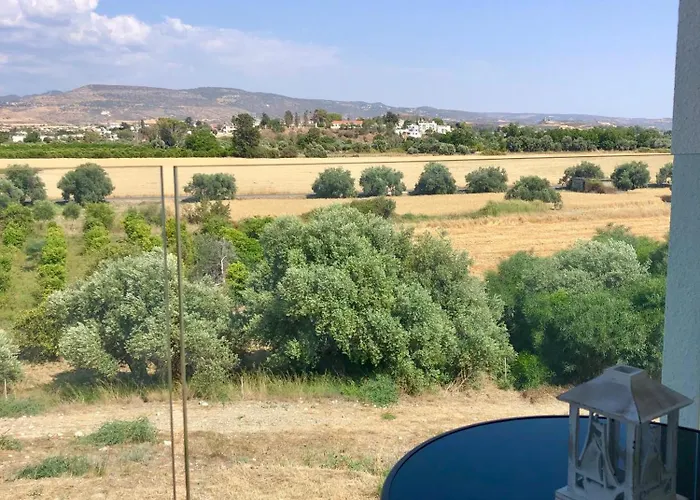 White House With Sea View And Parking Polis