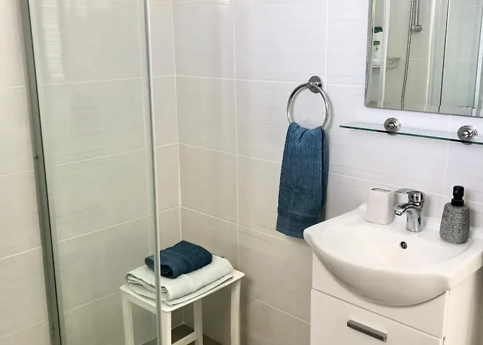 White House With Sea View And Parking