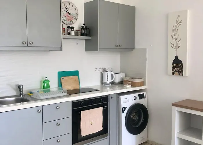 Appartement White House With Sea View And Parking Polis