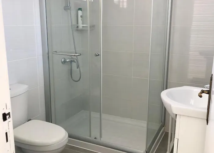 White House With Sea View And Parking *