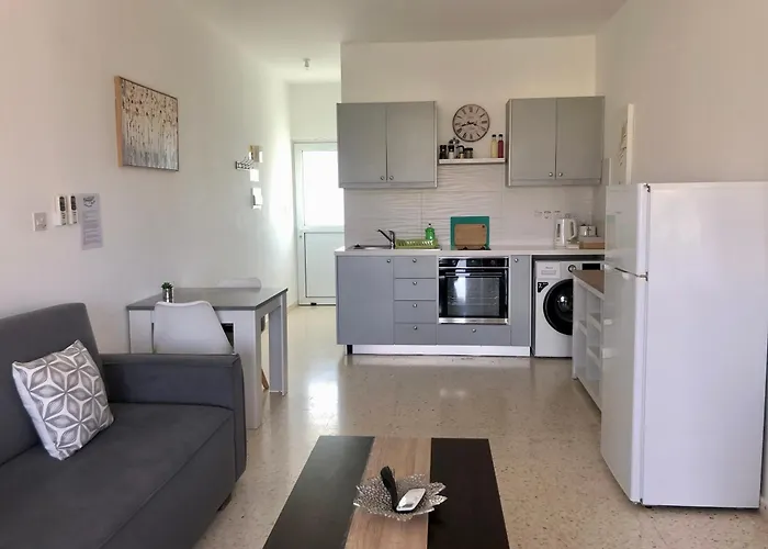 White House With Sea View And Parking * Polis